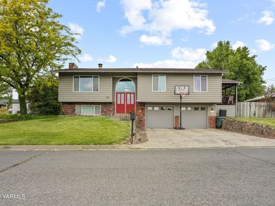 209 S 39th Ave