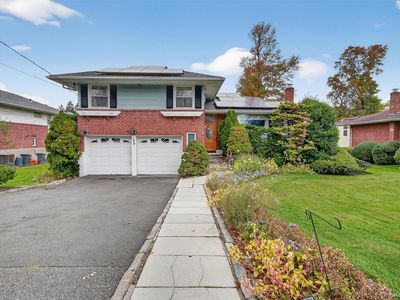 177 Finmor Drive
