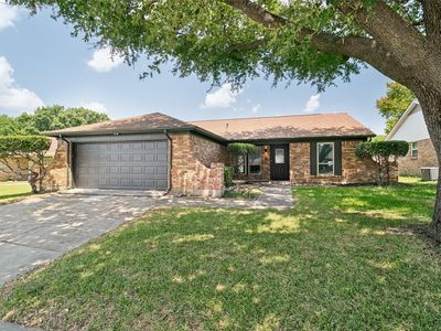 6833 N Park Dr