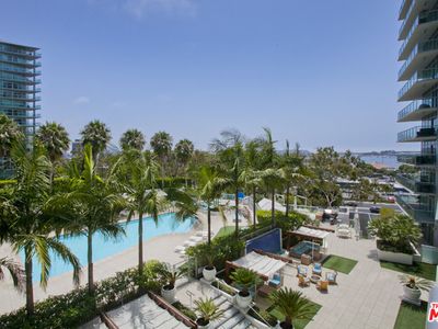 13700 Marina Pointe Dr Unit 630