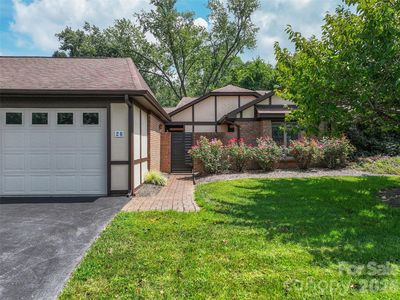 26 Lodge Ln