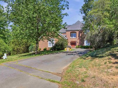 3182 Wallingford Ln