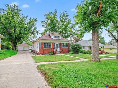 Property at 429 E 3rd St, Papillion, NE