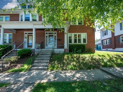 826 Douglass St