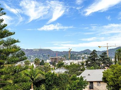 741 1/2 N Gramercy Pl