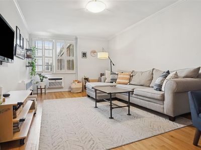 320 Palmer Terrace #2B