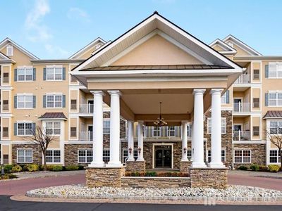 540 Cranbury Rd APT 323