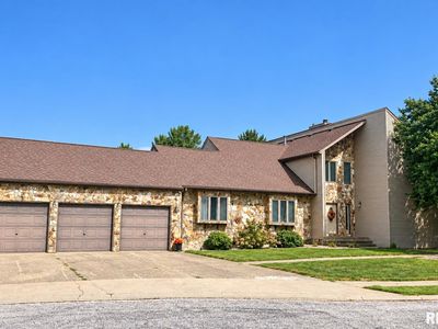4 Monterey Ct