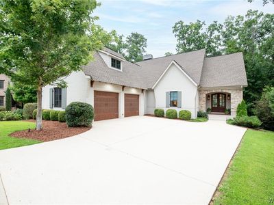 6325 Woodlands Trail Pl
