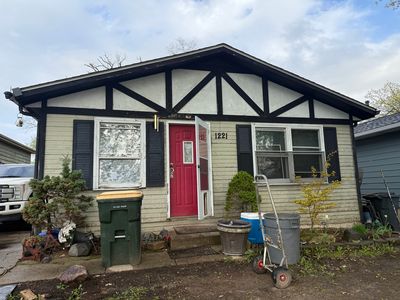 1221 Sunset Dr