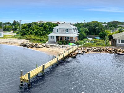 27 Beach Rd