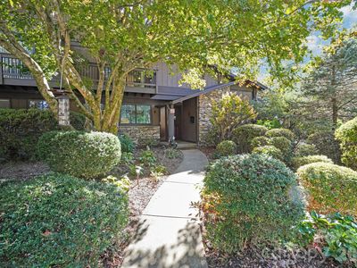 82 Laurelwood Cir W