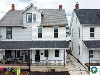 1619 Main St