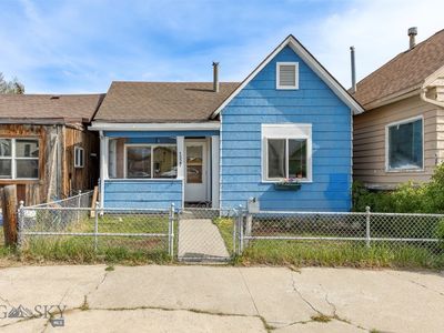 1327 Farrell St