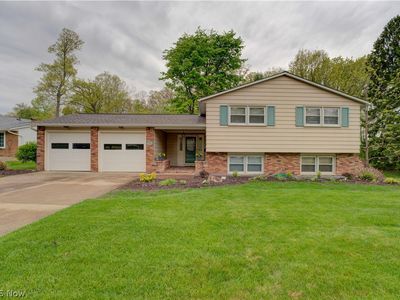 Property at 724 Strowbridge Dr, Huron, OH