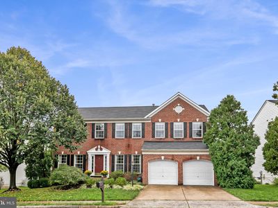703 Emerald Hill Dr NE