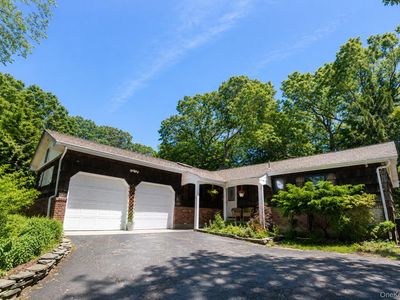 10 Camelot Lane