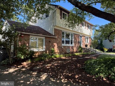 202 Fountain Ct