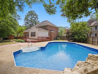 1733 Swan Lake Cres