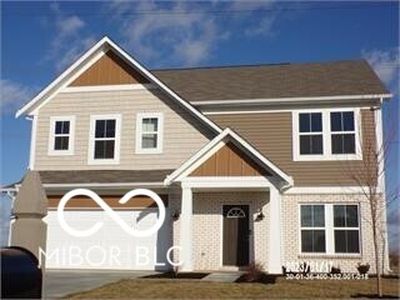 5526 Woods Pointe Dr