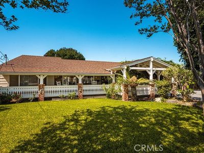 2713 W Huckleberry Rd