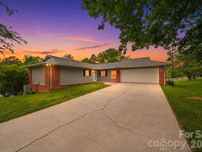 5496 Northwood Dr