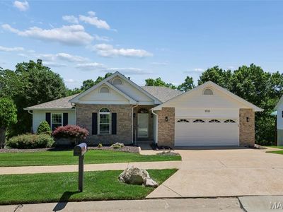 3533 Swan Cir S