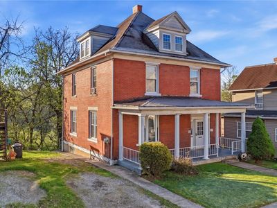 425 Parkinson St