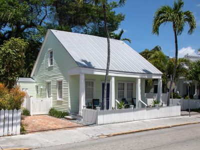 709 Olivia St