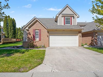 6076 Evergreen Ln