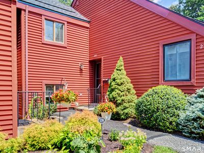 Property at 272 Hollister Way West #272, Glastonbury, CT