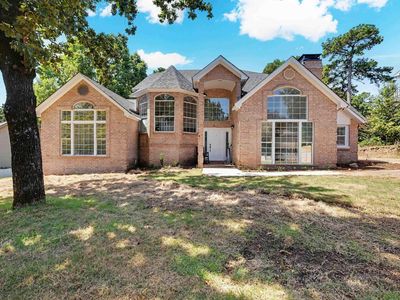802 Loyola Dr