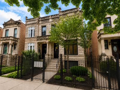 4837 S Forrestville Ave #P-6