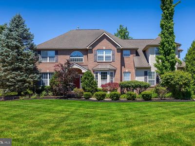 208 Hickory Ln