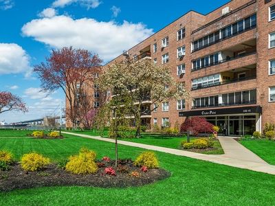 16241 Powells Cove Blvd APT 1G