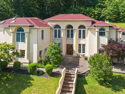 2830 Oakwood Ct