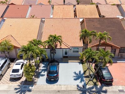 5471 W 27th Ct