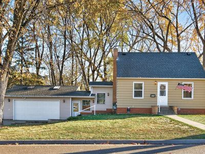 4552 Brunswick Ave N