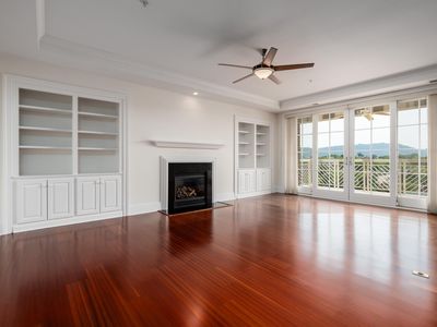 210 10th St NE APT 404