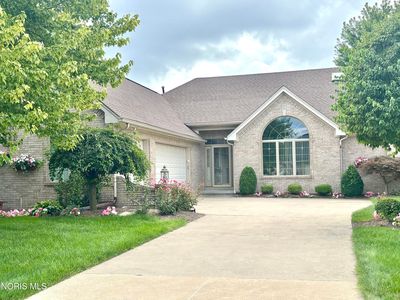6957 Secluded Pines Dr