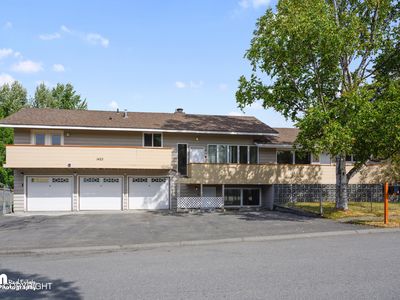 1423 E 43rd Ct
