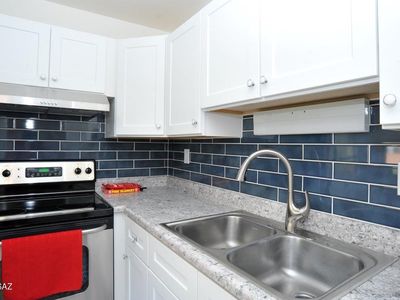 8050 E Broadway Blvd #D105