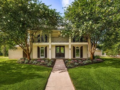 215 Caleta Cir