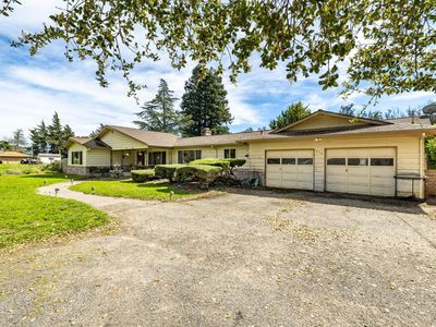 410 E Railroad Avenue