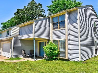 Property at 900 Meadowburm Cir, Virginia Beach, VA