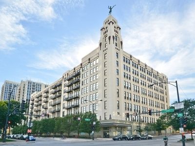 758 N Larrabee St APT 319