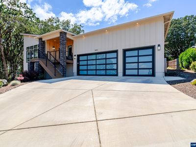 2818 SW Wolverine Dr