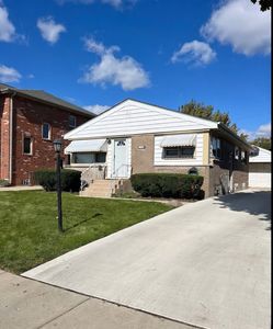 7736 W Winona St