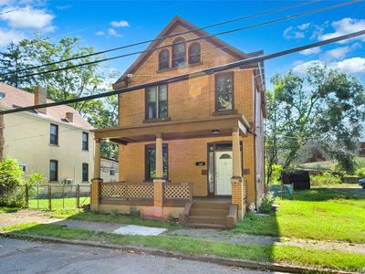 105 Kenmore Ave