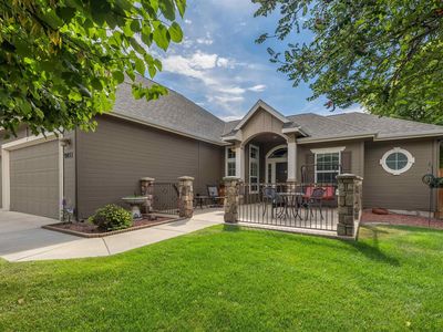 9451 W Pebblestream Dr